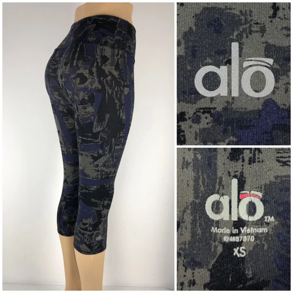 Alo Yoga Womens XS  Capris Crop Nylon Spandex Multicolor Yoga Gym Running